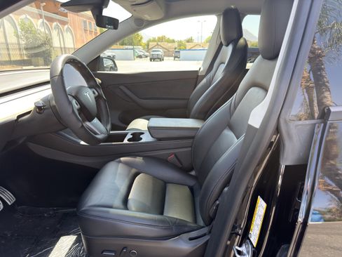 Used 2022 Tesla Model Y Performance AWD/4WD image 22