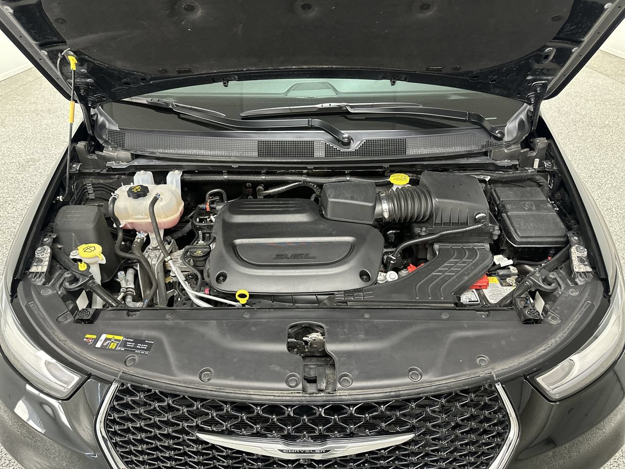 Used 2026 Chrysler Pacifica Select AWD/4WD image 17
