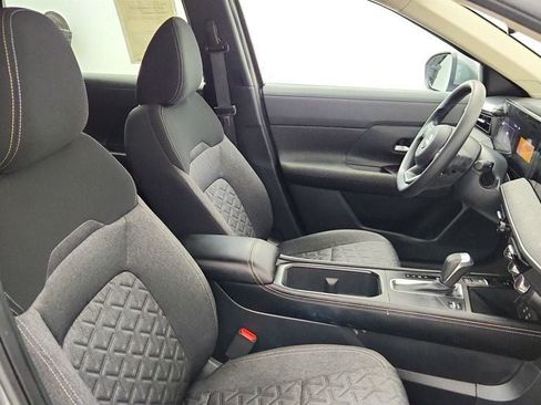 Used 2025 Nissan Kicks SV AWD/4WD image 22