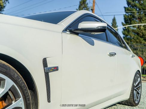 Used 2018 Cadillac CTS V w/ Luxury Package image 84