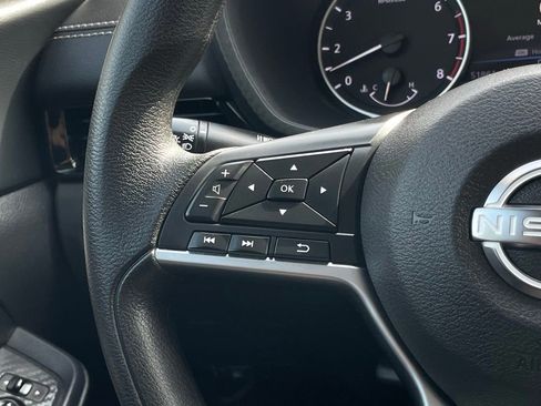 Used 2024 Nissan Sentra SV FWD image 14