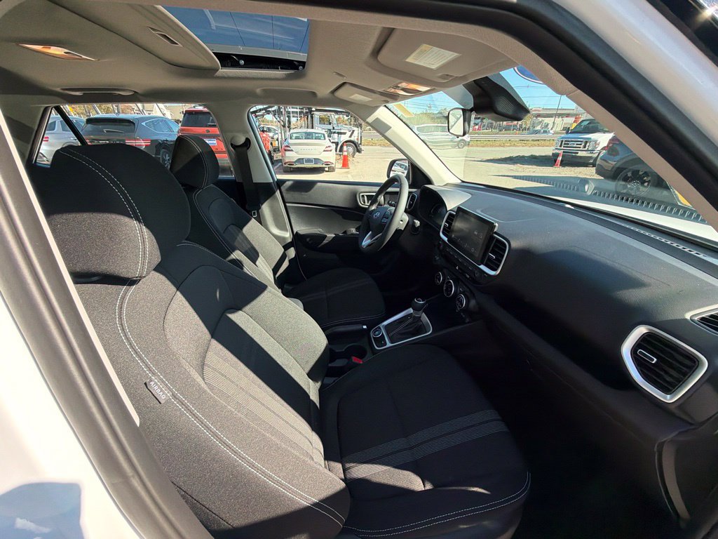 Used 2026 Hyundai Venue SEL FWD image 22