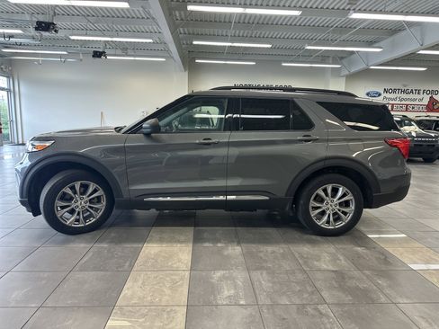 Used 2023 Ford Explorer XLT w/ Equipment Group 202A image 11