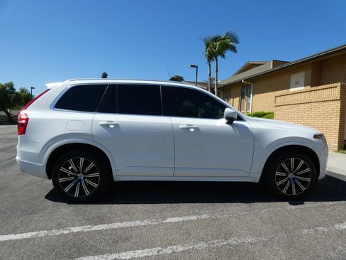 Used 2020 Volvo XC90 T6 Momentum image 7