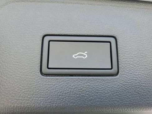 New 2026 Volkswagen Atlas SE image 9