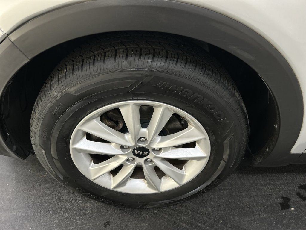 Used 2020 Kia Sorento LX w/ LX I4 Convenience Package AWD/4WD image 8