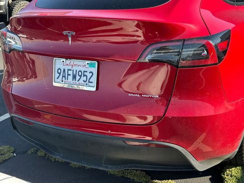 Used 2022 Tesla Model Y Long Range AWD/4WD image 15