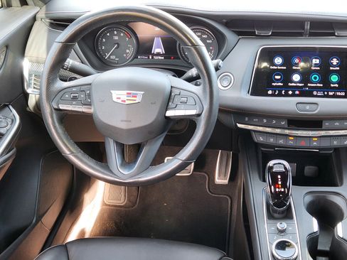 Used 2023 Cadillac XT4 Sport image 10