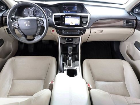 Used 2016 Honda Accord Touring image 16