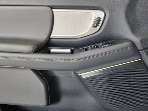 New 2025 Ford Expedition Active image 17