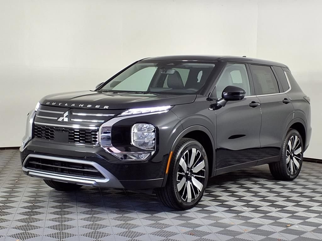 Used 2025 Mitsubishi Outlander SE FWD image 3