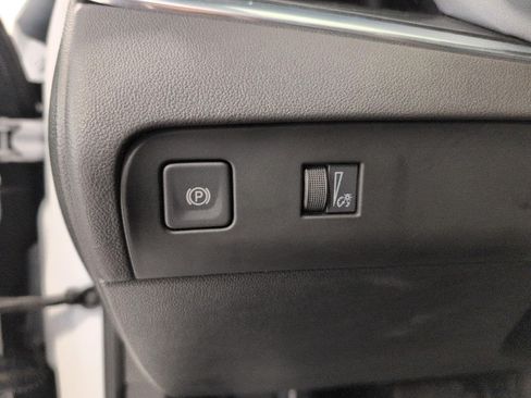 Used 2023 Buick Enclave Essence w/ Experience Buick Package AWD/4WD image 11