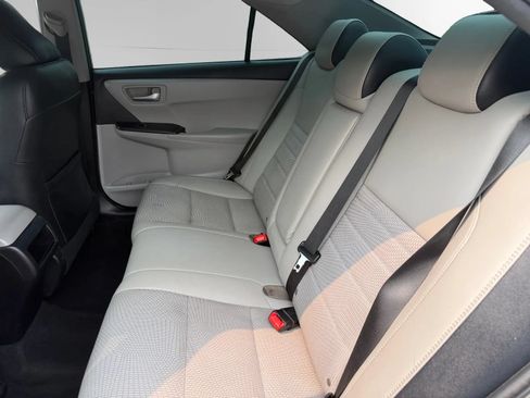 Used 2016 Toyota Camry SE FWD image 16