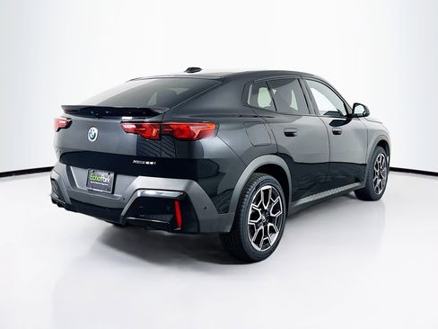 Used 2025 BMW X2 xDrive28i AWD/4WD image 9
