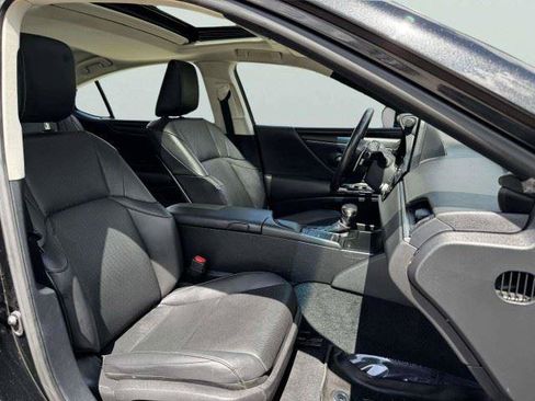 Used 2022 Lexus ES 250 w/ Premium Package AWD/4WD image 46