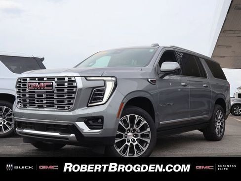 New 2026 GMC Yukon XL Denali w/ Sun & Power Step Package AWD/4WD image 1