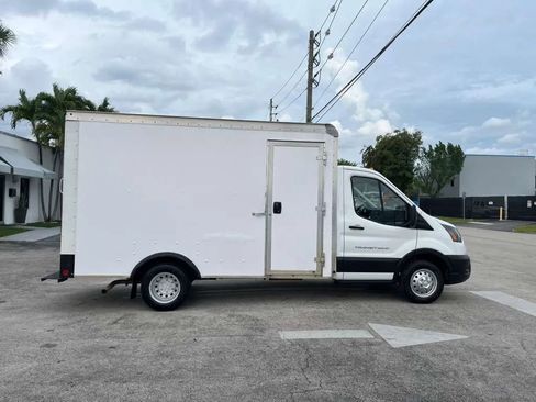 Used 2022 Ford Transit 350 DRW RWD image 4