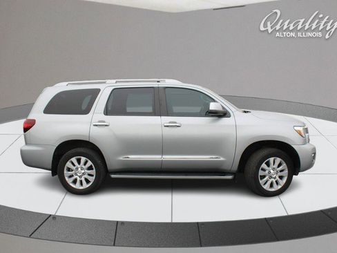 Used 2020 Toyota Sequoia Platinum image 3
