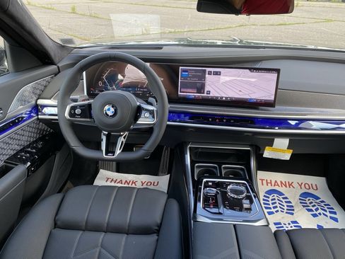 New 2025 BMW 760i xDrive w/ Autobahn Package image 11