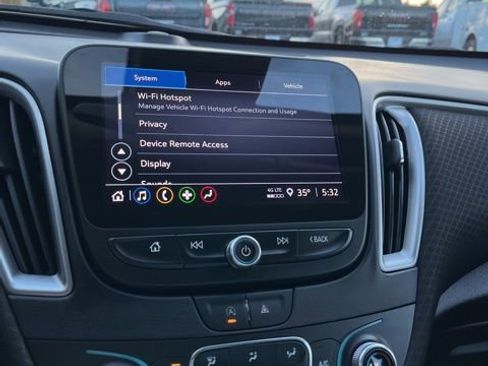 Used 2025 Chevrolet Malibu LT image 43