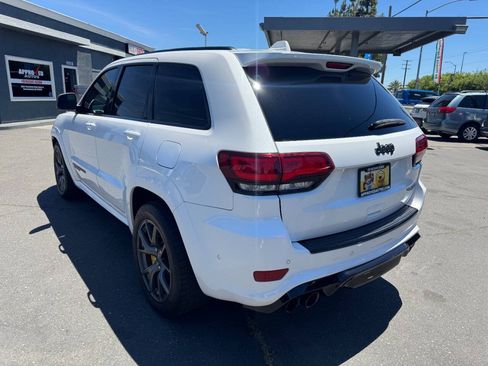 Used 2020 Jeep Grand Cherokee Trackhawk AWD/4WD image 5