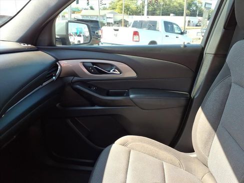 Used 2023 Chevrolet Traverse LT image 29