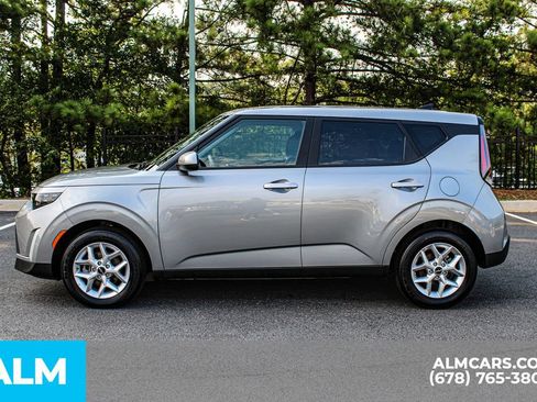 Used 2025 Kia Soul LX w/ LX Technology Package FWD image 6