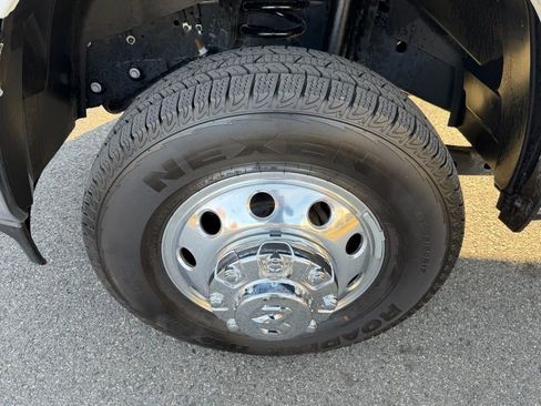 Used 2025 RAM 3500 Tradesman w/ Chrome Appearance Group image 12