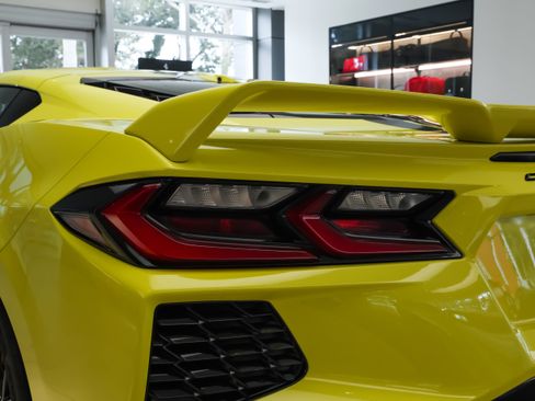 Used 2020 Chevrolet Corvette Stingray Premium Cpe w/ 3LT Preferred Equipment Group RWD image 12
