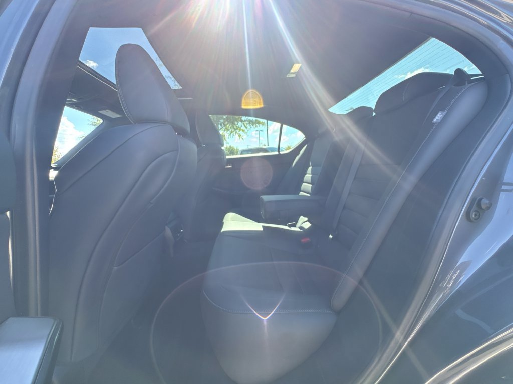 Used 2025 Lexus IS 500 RWD image 30
