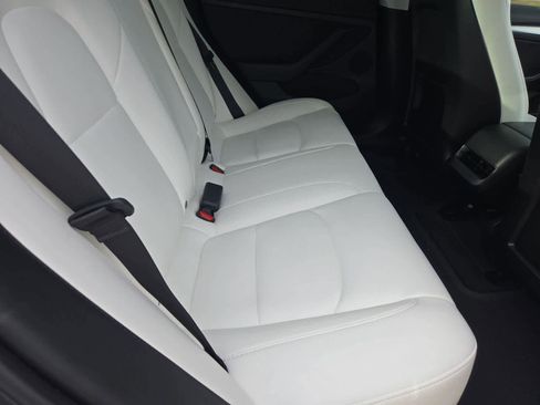 Used 2023 Tesla Model 3 Standard Range image 18