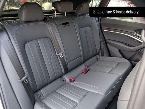 Used 2023 Audi e-tron Premium w/ Convenience Plus Package image 28