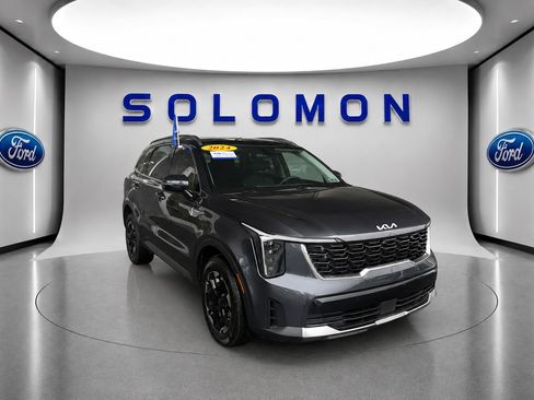 Used 2024 Kia Sorento S w/ Panoramic Sunroof Package AWD/4WD image 3