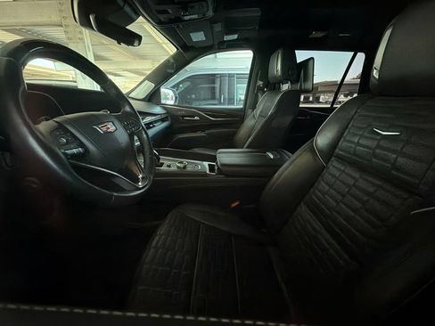 Used 2023 Cadillac Escalade Sport Platinum w/ LPO, ONYX Package AWD/4WD image 8