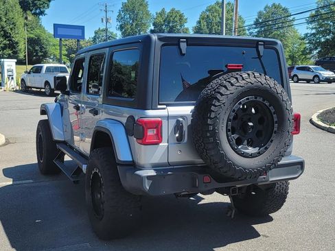 Used 2018 Jeep Wrangler Unlimited Sahara AWD/4WD image 6