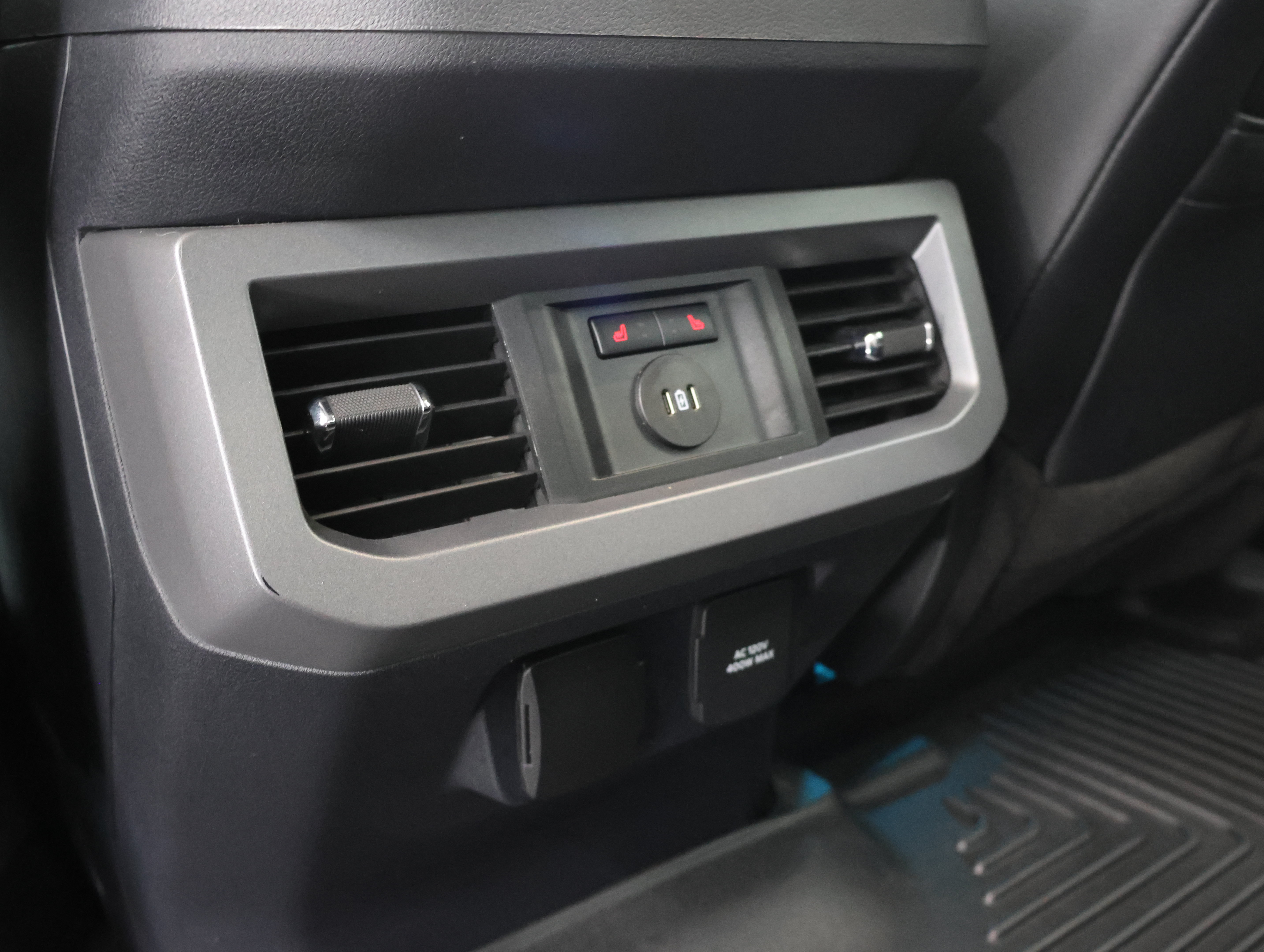 Used 2023 Ford F350 Lariat w/ Sport Appearance Package AWD/4WD image 40