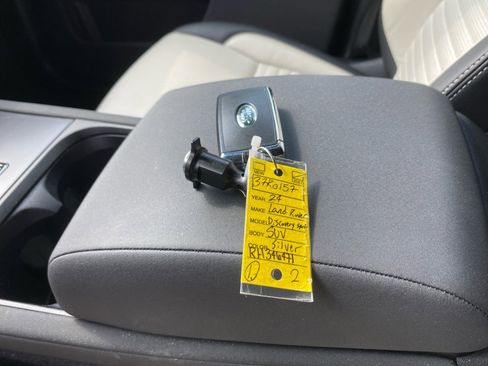 Used 2024 Land Rover Discovery Sport Dynamic SE image 34