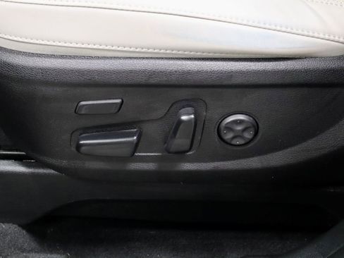 Used 2024 Kia Telluride SX Prestige AWD/4WD image 25