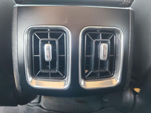 Used 2022 Kia Sorento LX AWD/4WD image 19
