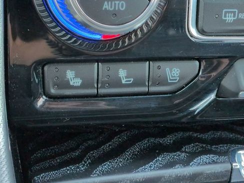 Used 2024 GMC Yukon XL Denali w/ Denali Reserve Package image 25