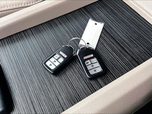 Used 2021 Honda Pilot Touring image 36