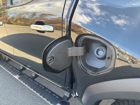 New 2026 GMC Canyon Denali image 65