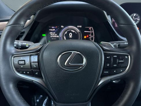 Certified 2023 Lexus ES 300h w/ Premium Package FWD image 18