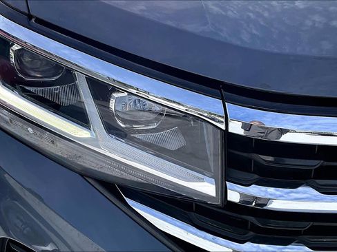 Used 2022 Volkswagen Atlas Cross Sport SE image 26