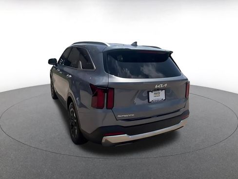 Used 2024 Kia Sorento S FWD image 11