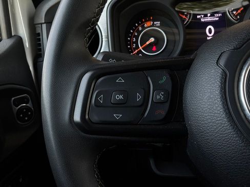 Used 2025 Jeep Wrangler Unlimited Sport AWD/4WD image 32
