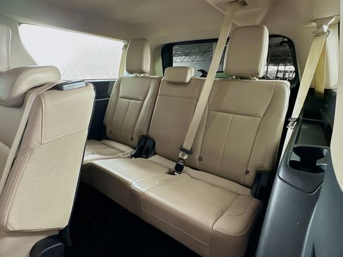 Used 2024 Ford Expedition Max XLT image 29