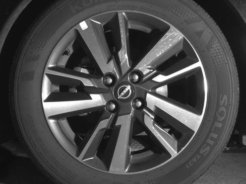 Used 2025 Nissan Versa SV FWD image 12