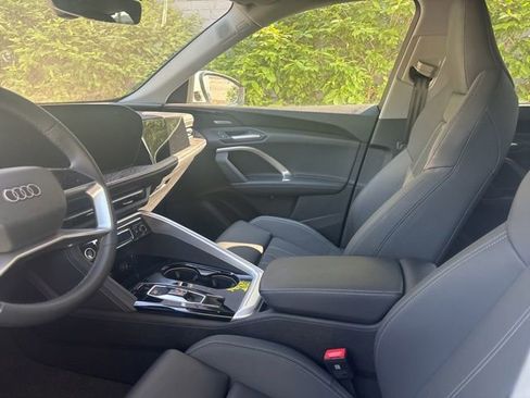 Used 2025 Audi Q5 Premium Plus w/ Premium Plus AWD/4WD image 4
