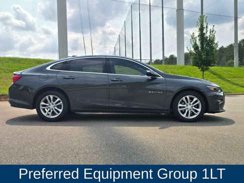 Used 2018 Chevrolet Malibu LT FWD image 2